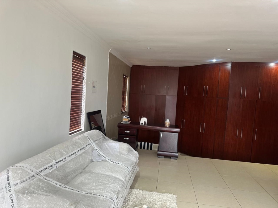 9 Bedroom Property for Sale in Safari Gardens North West